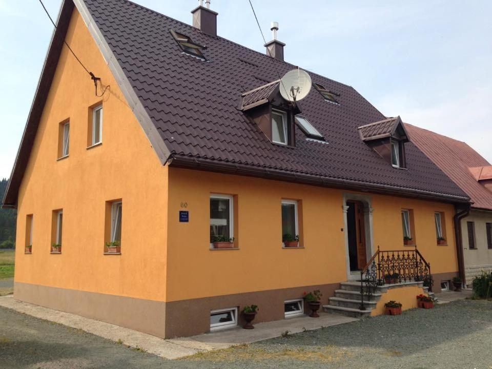Lucija Apartment Vrata