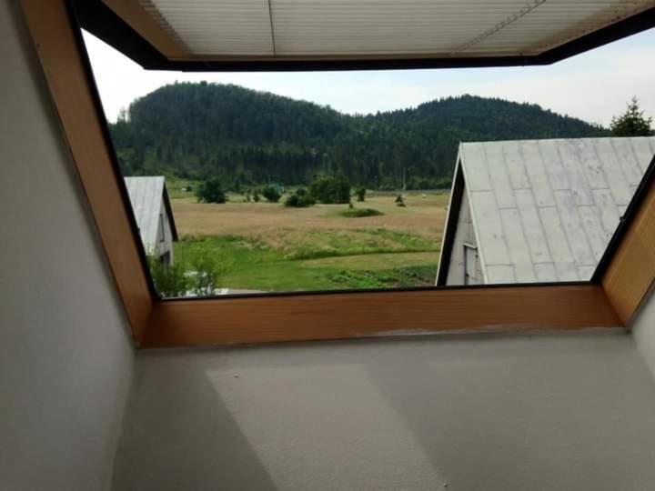 Lucija Apartment Vrata